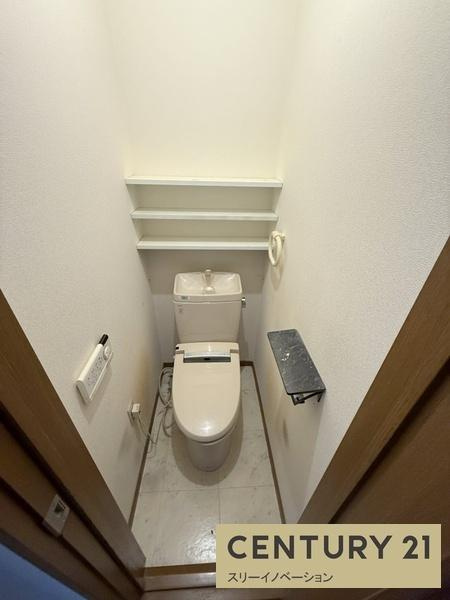 大正区三軒家西１丁目中古戸建のトイレ|２階のトイレです！