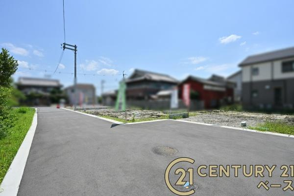 リーブルガーデン岸田町 １号棟 ／新築一戸建の前面道路含む現地写真|■現地撮影写真■広々とした前面道路で駐車も楽々！