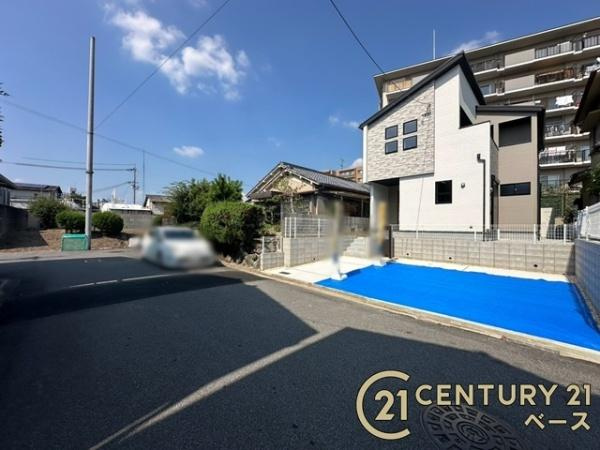 奈良市南京終町５丁目 ／新築一戸建の前面道路含む現地写真