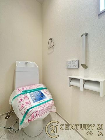 奈良市南京終町５丁目 ／新築一戸建のトイレ|■現地撮影写真■１・２階ともに清潔感のある綺麗なお手洗を完備！