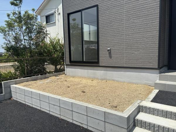 西尾市一色町一色第27　全7棟・7号棟の庭|ウッドデッキやBBQ。想像が膨らむお庭