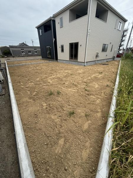 碧南市浜田町第1　全2棟・2号棟の庭|ウッドデッキやBBQ。想像が膨らむお庭