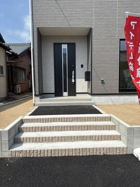 安城市小川町第10　全3棟・3号棟の玄関|訪れる人を心地よく迎え入れます。