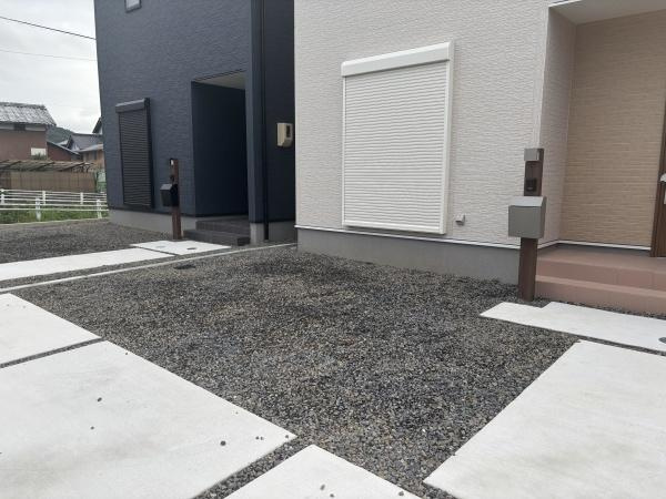 幸田町野場城東　全2棟・1号棟の庭|ウッドデッキやBBQ。想像が膨らむお庭