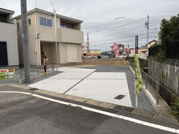 碧南市笹山町3丁目　全2棟・2号棟の駐車場|２台駐車できます！