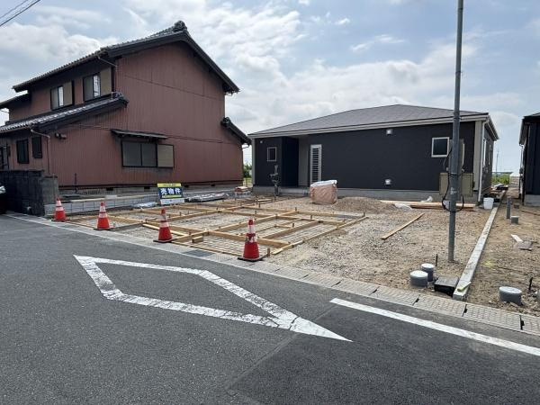 豊川市御津町第1期　全5棟・1号棟の駐車場|３台以上駐車できます！