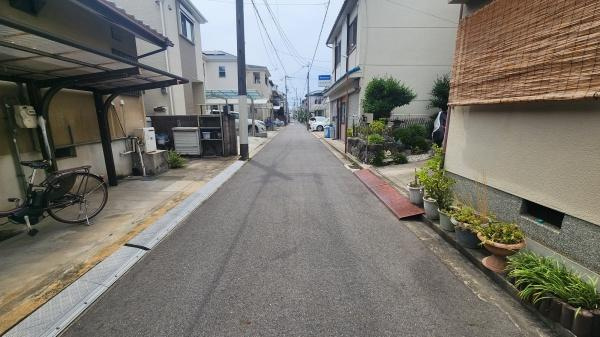 【前面道路含む現地写真】