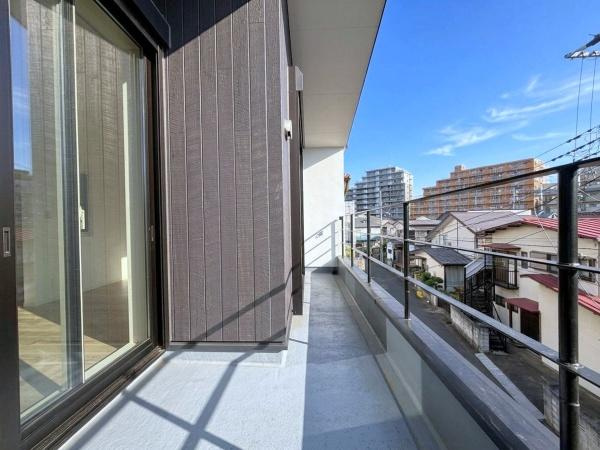 座間市相武台２丁目の中古一戸建のバルコニー
