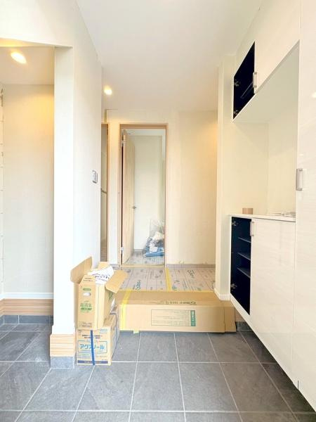 相模原市南区麻溝台５丁目の中古一戸建の玄関
