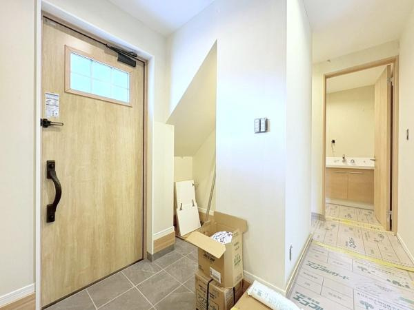 相模原市南区麻溝台５丁目の中古一戸建の玄関