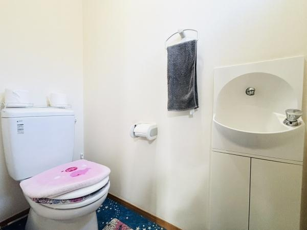 茅ヶ崎市芹沢の中古一戸建のトイレ