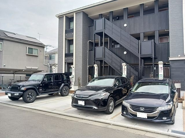シャンクレールリゥ゛の駐車場
