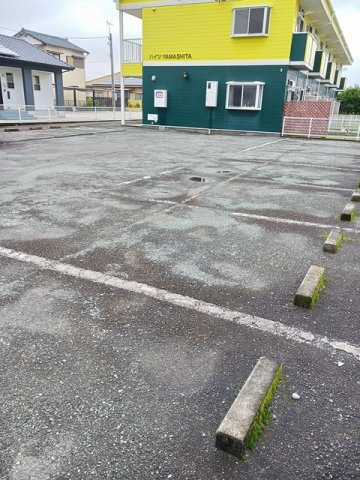 ハイツ山下の駐車場