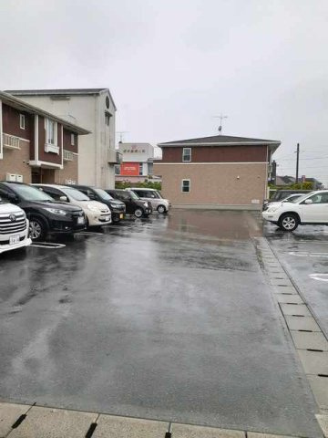 アルバーダ・ＭⅠの駐車場