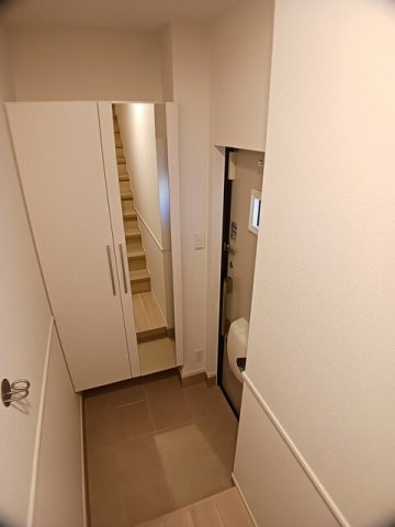 サントラップ大津南の玄関