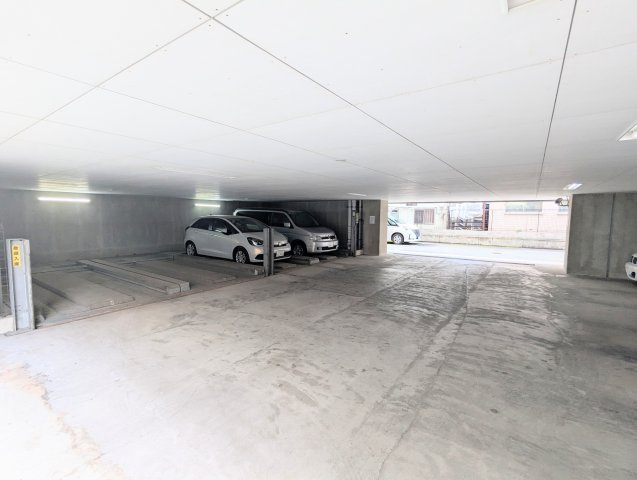 セザール第二錦糸町の駐車場