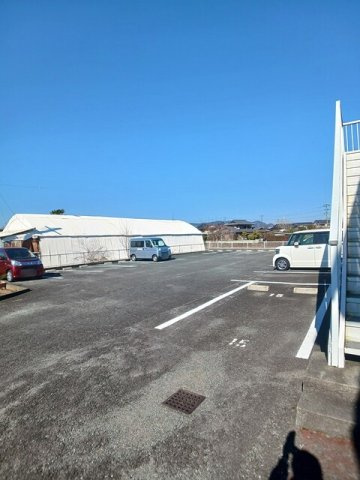 スカイアイランドの駐車場