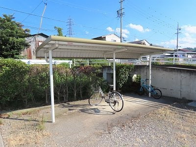 レオパレスサンガのその他|屋根付き駐輪場あり