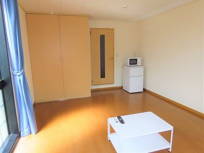 レオパレスサンガの寝室|フローリングのお部屋です