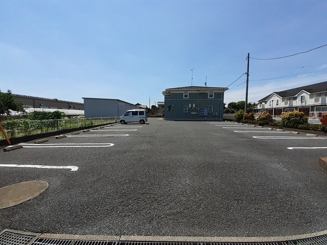 アルドーレの駐車場