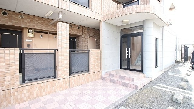 コートライブリーＮのエントランス