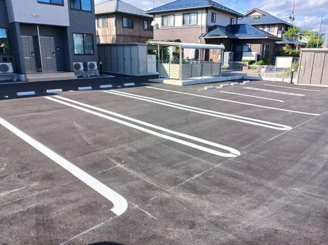 イ・ミリ　ジーティーブイの駐車場|駐車場完備です
