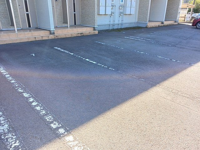 きららの駐車場|駐車場があるので、車を買う予定の方も安心です