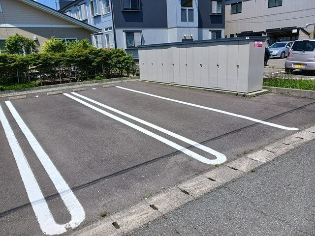 ボヌールＳの駐車場|駐車場があるので、車を買う予定の方も安心です