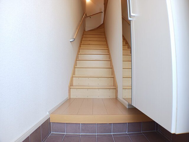 ボヌールＳの玄関|収納もある玄関です