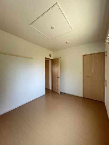 ノイエラントの洋室