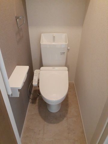 【トイレ】 | プリムローズ　ＨＡＬ | ゆったりとした空間のトイレです