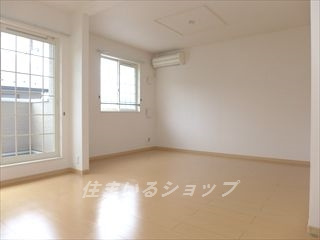 シャン・ド・フルールの居間・リビング|エアコン付き