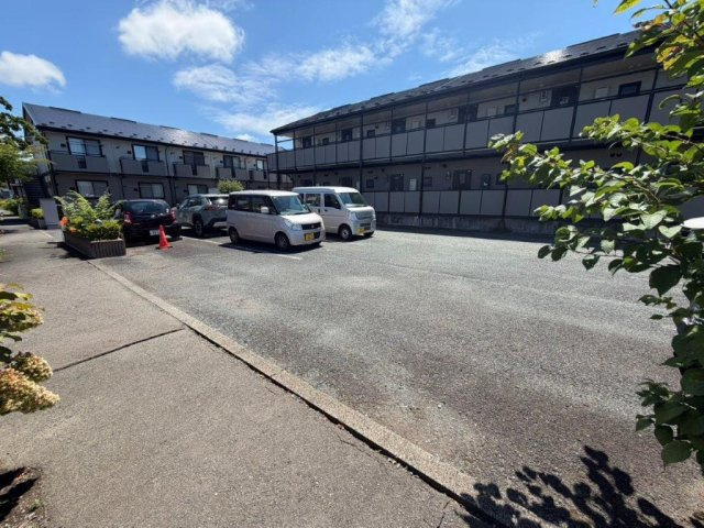 サンハイツ西仙北Ａ棟の駐車場