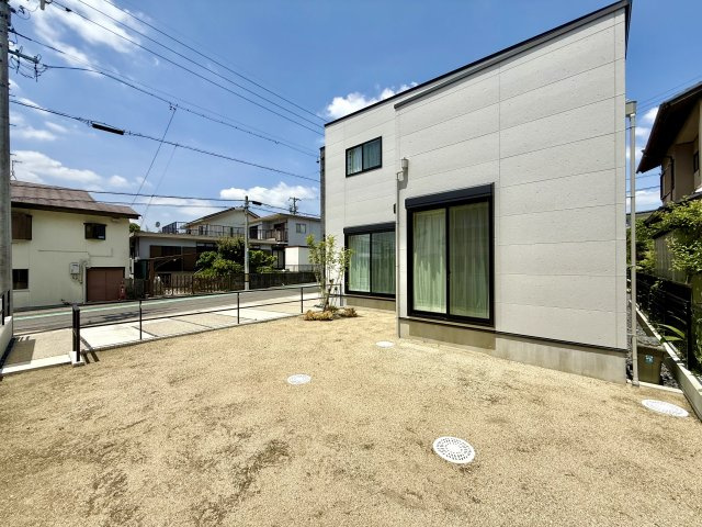 日進市岩崎台一丁目戸建の庭|陽当たりの良い、「広々とした南向きのお庭スペース。