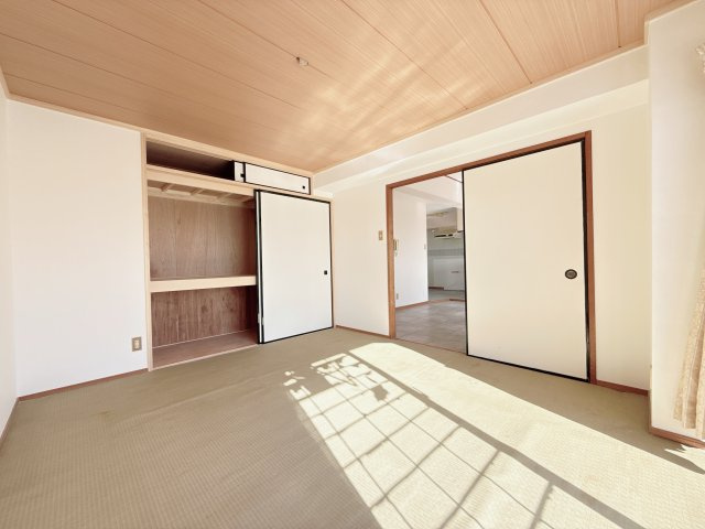 荘苑ひがし栄の洋室|使い勝手のいい洋室です