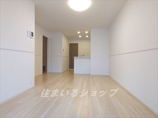 ココ　メドウ　Ⅱ　Ｂの居間・リビング|人気の対面キッチン