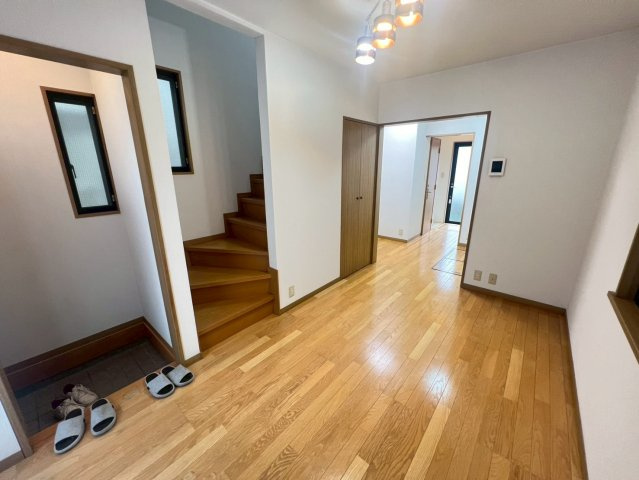 千鳥が丘3丁目戸建の居間・リビング