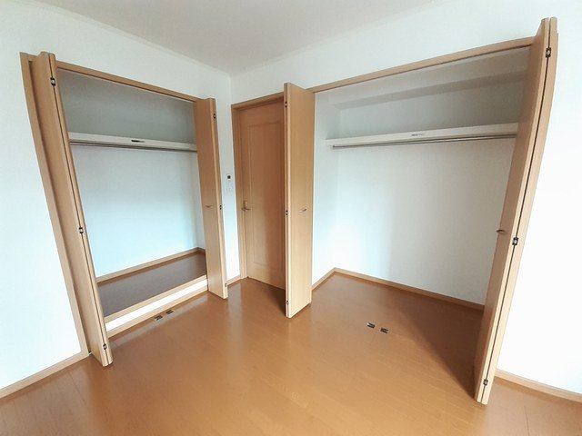 さくらヒルズ霞台　壱番館の収納|大きなスペースがあり、収納には困りません