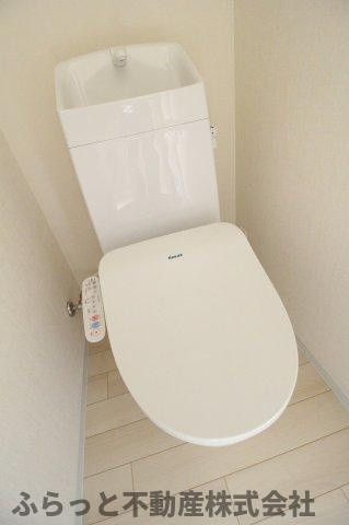 仮）阿見町岡崎新築アパートのトイレ|落ち着いた色調のトイレです