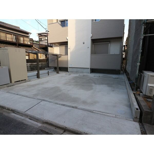 GRANDTIC志賀本通南　名古屋市賃貸　仲介手数料無料の駐車場