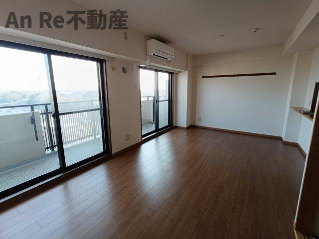 川口市戸塚２丁目の賃貸マンションの居間・リビング