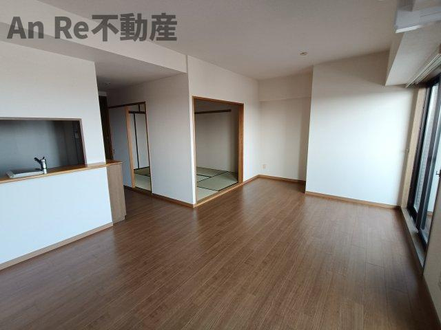 川口市戸塚２丁目の賃貸マンションの居間・リビング