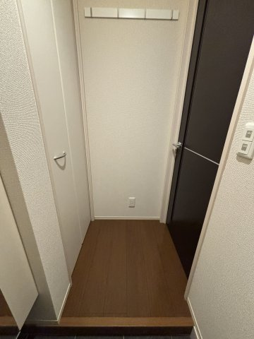 シャルマンドムスの玄関