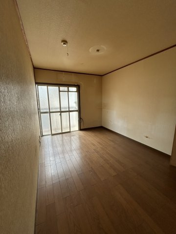 明神マンション1号の洋室