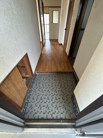 明神マンション1号の玄関