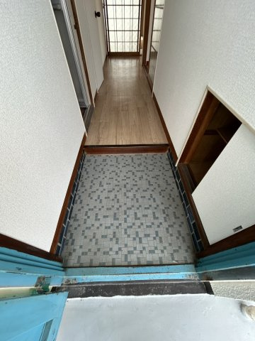 明神マンション1号の玄関