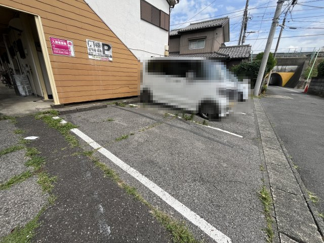鈴木ハイツの駐車場