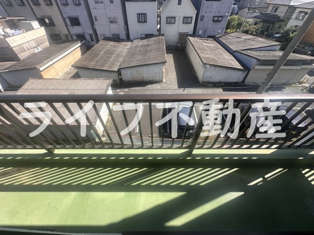 プレアール枚岡のバルコニー