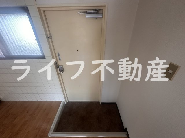 プレアール枚岡の玄関