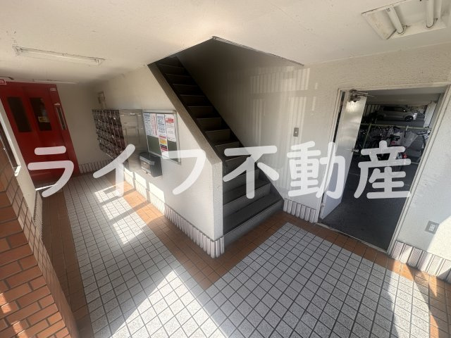 プレアール枚岡のエントランス